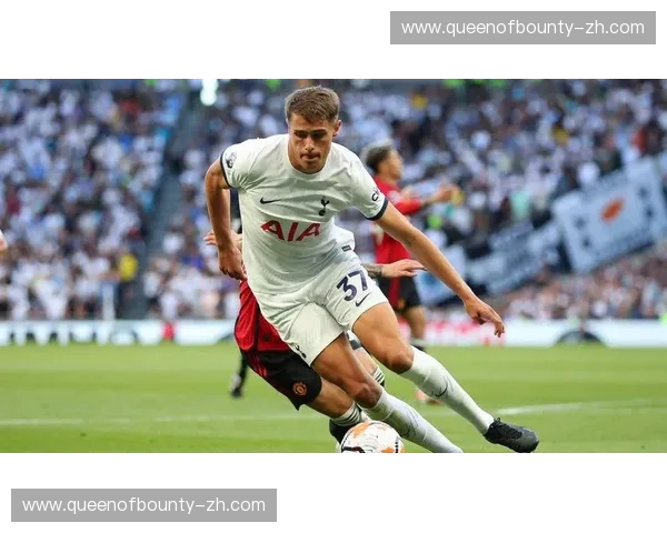 范德松因个人原因缺席 摩纳哥防守体系需要临时调整 范德松因个人原因缺席 摩纳哥防守体系需要临时调整